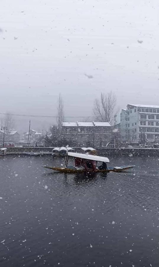 Hotel Hb Nancy Group Of Houseboats Srīnagar Zewnętrze zdjęcie