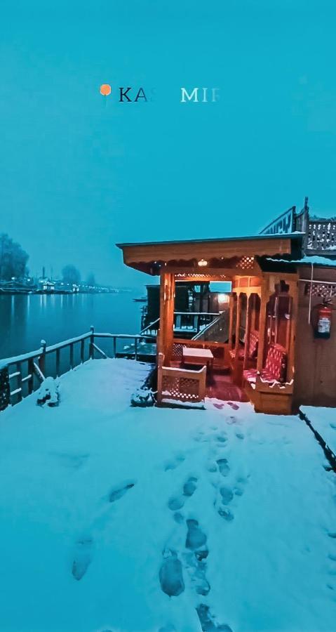 Hotel Hb Nancy Group Of Houseboats Srīnagar Zewnętrze zdjęcie