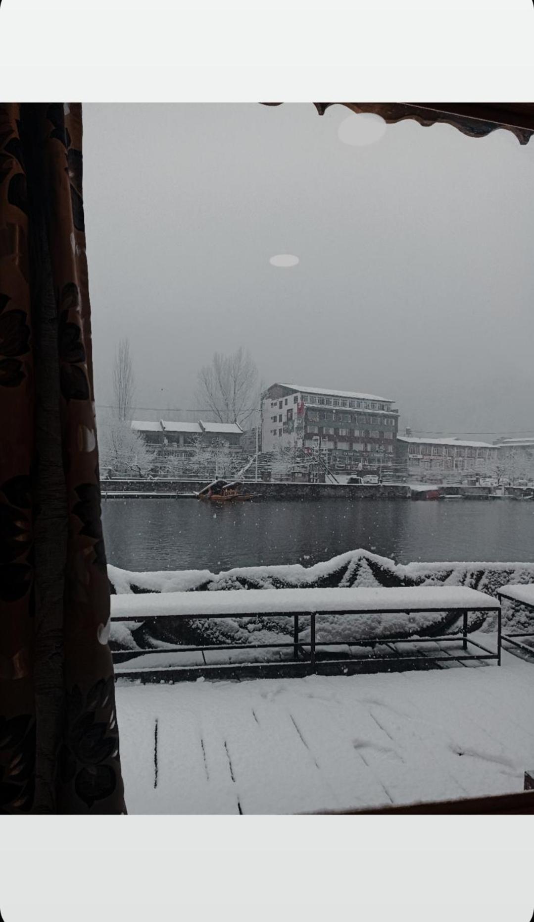 Hotel Hb Nancy Group Of Houseboats Srīnagar Zewnętrze zdjęcie